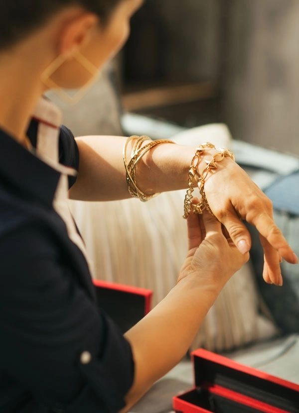  ses bijoux et ses accessoires 